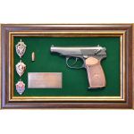 Панно с пистолетом "Макаров" со знаками ФСБ